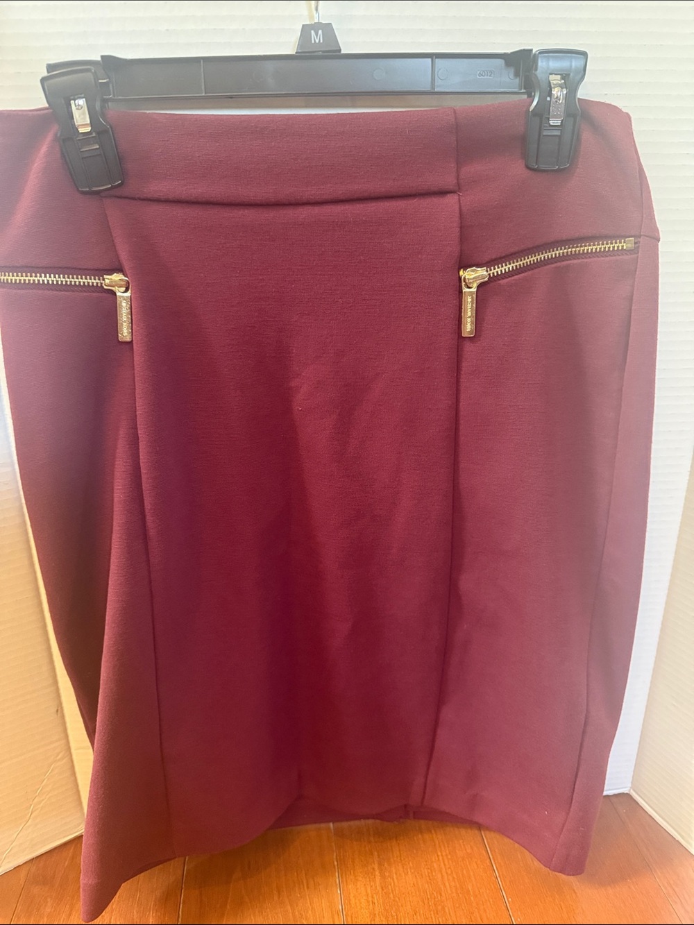 Women’s Michael Michael Kors Burgundy Pencil Skirt with Gold Zipper Detail Sz 6